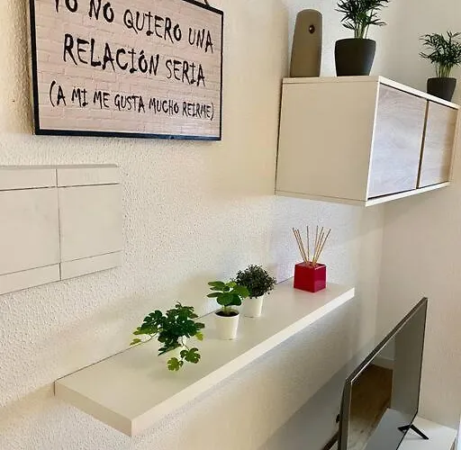 Apartamento*carolapo*con Patio Interior Y Garage Apartment